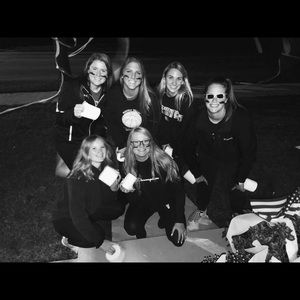 Meet your Posher, Whitney